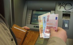 Sacar dinero en cajeros